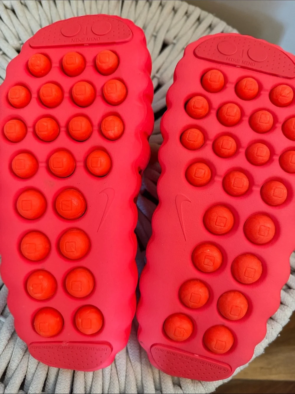 Nike Mind 001 Solar Red Recovery Mule Slip On M6 W7